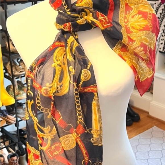 Vintage classical designer inspired scarf - Picture 2 of 6